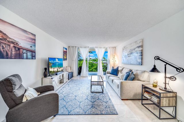 3581 S Ocean Boulevard 3B, South Palm Beach, FL 33480