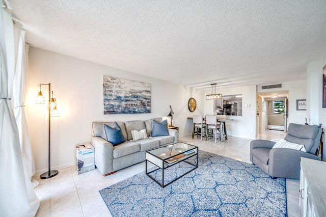 3581 S Ocean Boulevard 3B, South Palm Beach, FL 33480