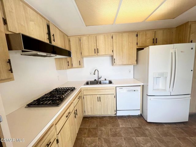 198 San Vincente Circle, Newbury Park, CA 91320