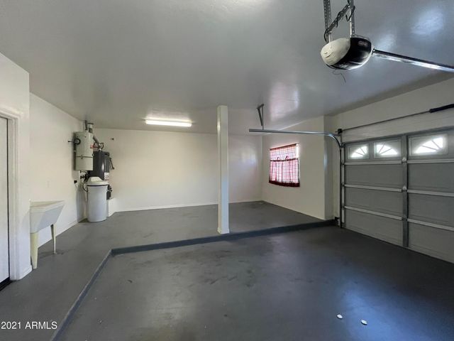2427 W Eagle Feather Road, Phoenix, AZ 85085