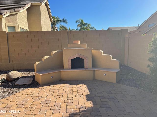 2427 W Eagle Feather Road, Phoenix, AZ 85085