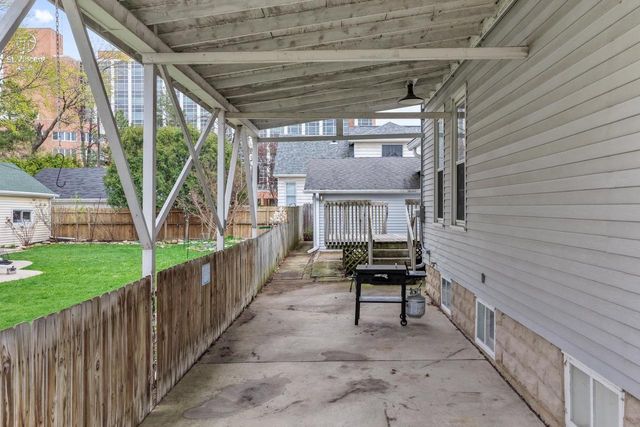 839 S JACKSON STREET, Green Bay, WI 54301