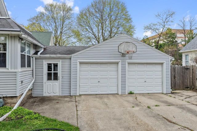 839 S JACKSON STREET, Green Bay, WI 54301