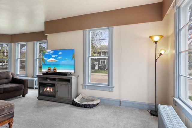 839 S JACKSON STREET, Green Bay, WI 54301
