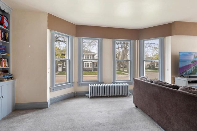 839 S JACKSON STREET, Green Bay, WI 54301