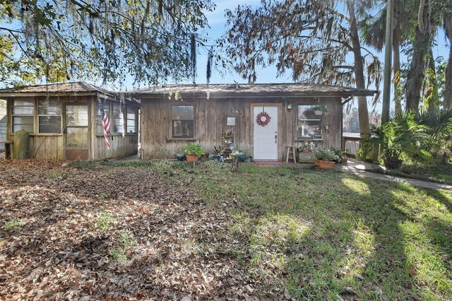 55512 FRONT STREET, Astor, FL 32102