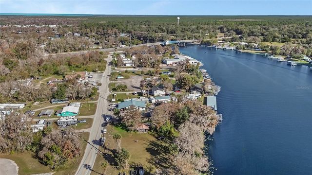 55512 FRONT STREET, Astor, FL 32102
