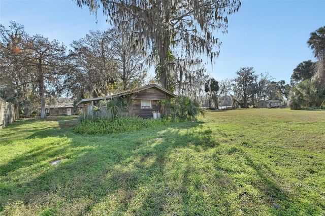 55512 FRONT STREET, Astor, FL 32102