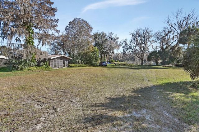 55512 FRONT STREET, Astor, FL 32102