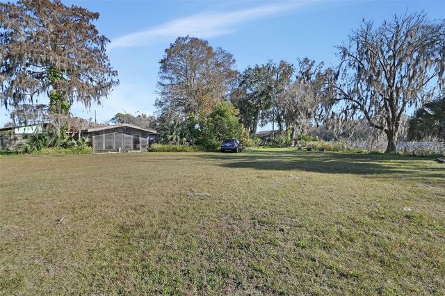 55512 FRONT STREET, Astor, FL 32102