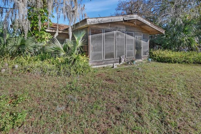 55512 FRONT STREET, Astor, FL 32102