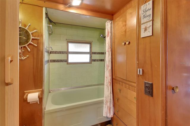 55512 FRONT STREET, Astor, FL 32102