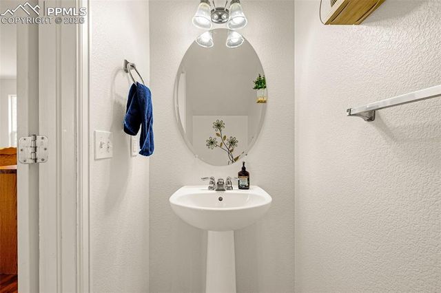 2009 Creekridge Point, Colorado Springs, CO 80910