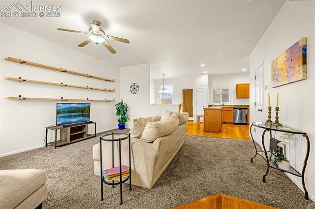 2009 Creekridge Point, Colorado Springs, CO 80910