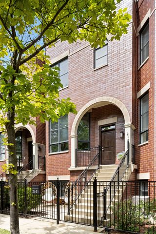 2631 N Hartland Court, Chicago, IL 60614