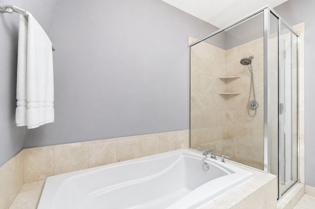 2631 N Hartland Court, Chicago, IL 60614