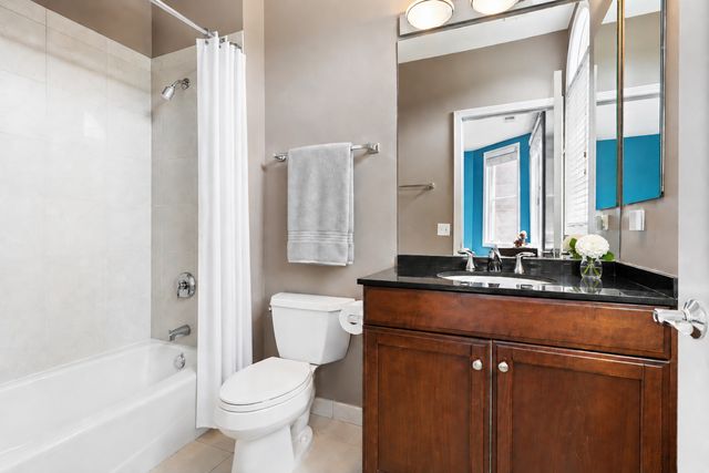 2631 N Hartland Court, Chicago, IL 60614