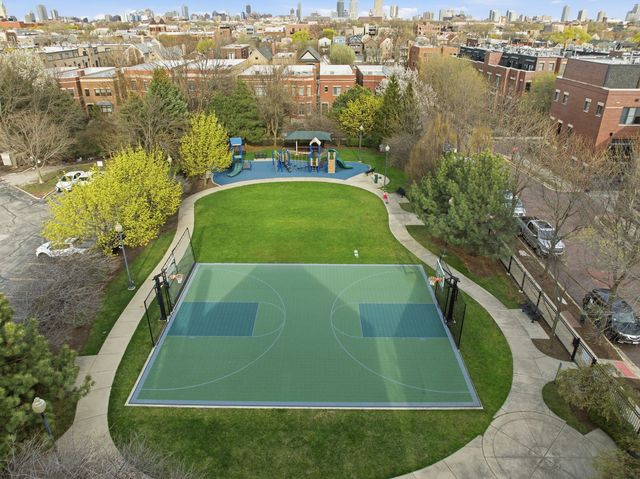 2631 N Hartland Court, Chicago, IL 60614