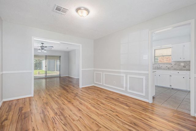 1920 Crooked Creek Lane, Pearland, TX 77581