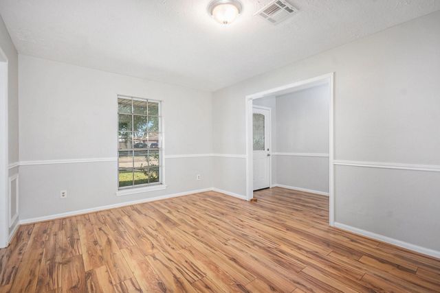 1920 Crooked Creek Lane, Pearland, TX 77581