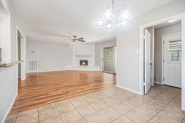 1920 Crooked Creek Lane, Pearland, TX 77581