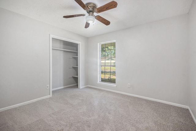 1920 Crooked Creek Lane, Pearland, TX 77581