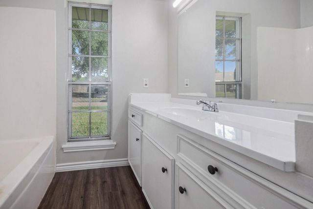 1920 Crooked Creek Lane, Pearland, TX 77581