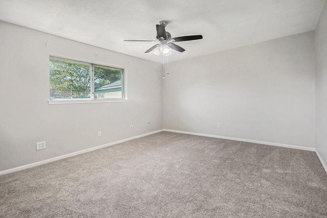 1920 Crooked Creek Lane, Pearland, TX 77581