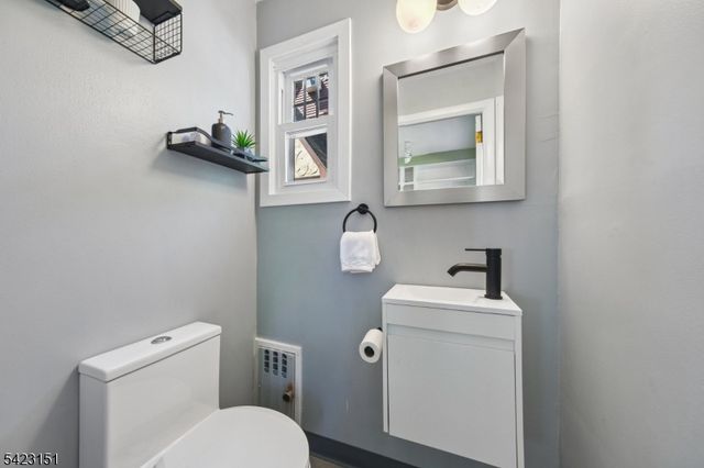 28 Rutgers St, Maplewood Twp., NJ 07040