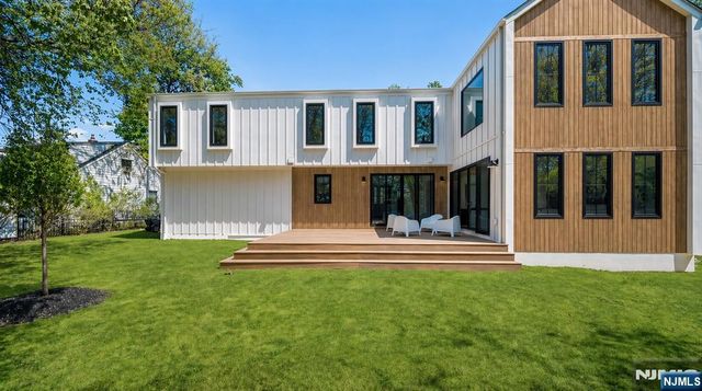 23 Cherry Court, Cresskill, NJ 07626