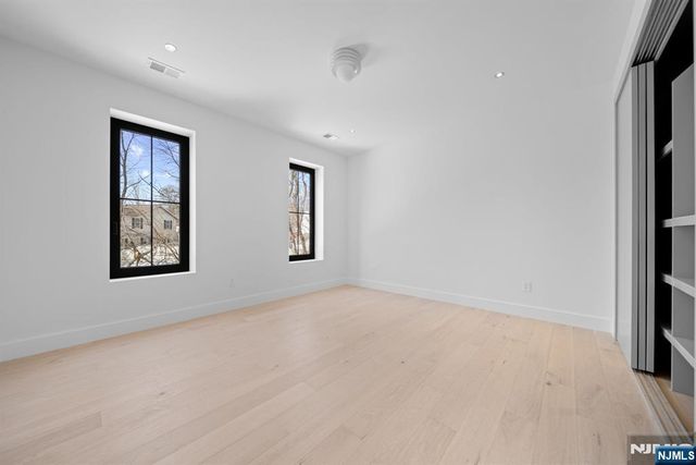 23 Cherry Court, Cresskill, NJ 07626