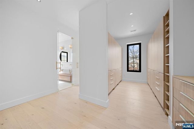 23 Cherry Court, Cresskill, NJ 07626