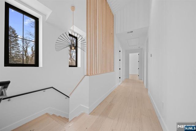 23 Cherry Court, Cresskill, NJ 07626