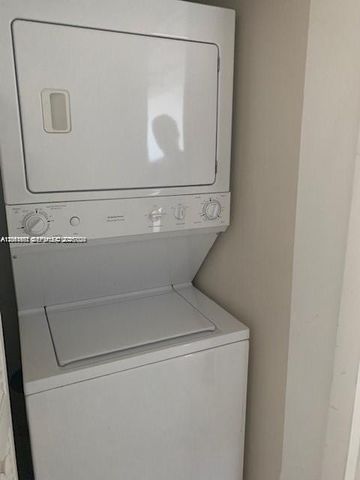 2000 Bay Drive 403, Miami Beach, FL 33141