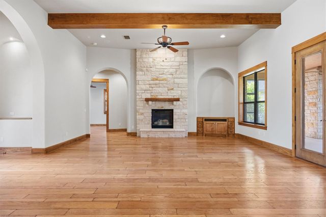 203 Pristine LN, Georgetown, TX 78633