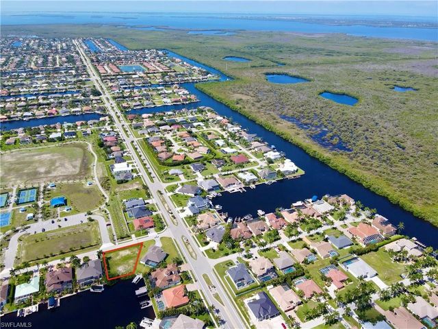 2719 SW 43rd TER, Cape Coral, FL 33914