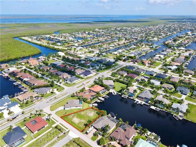 2719 SW 43rd TER, Cape Coral, FL 33914