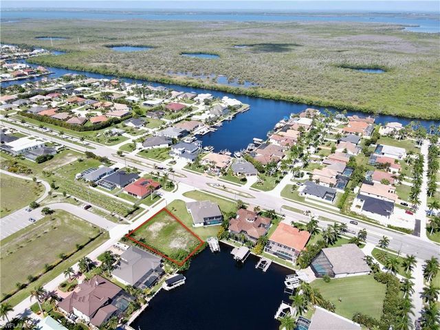 2719 SW 43rd TER, Cape Coral, FL 33914