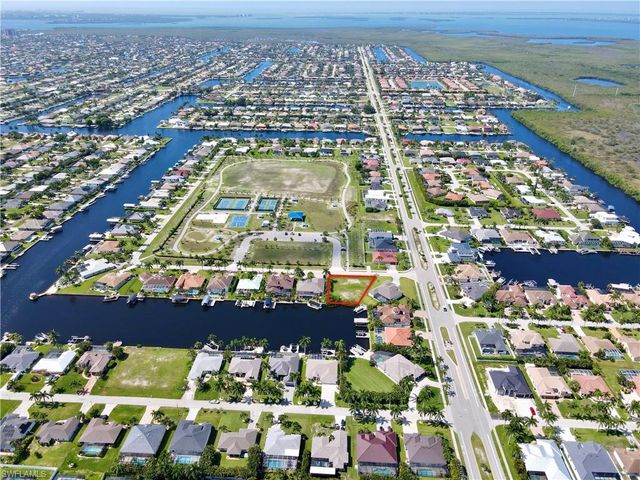 2719 SW 43rd TER, Cape Coral, FL 33914