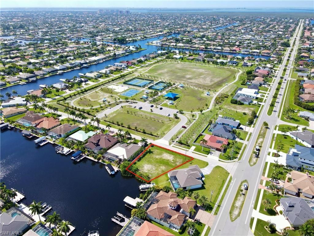 2719 SW 43rd TER, Cape Coral, FL 33914