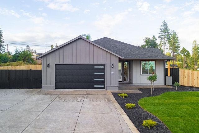 5003 Country Club Dr, Paradise, CA 95969