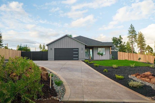 5003 Country Club Dr, Paradise, CA 95969