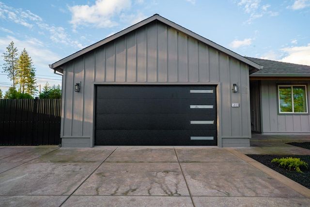 5003 Country Club Dr, Paradise, CA 95969