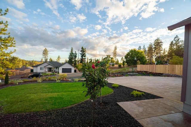 5003 Country Club Dr, Paradise, CA 95969