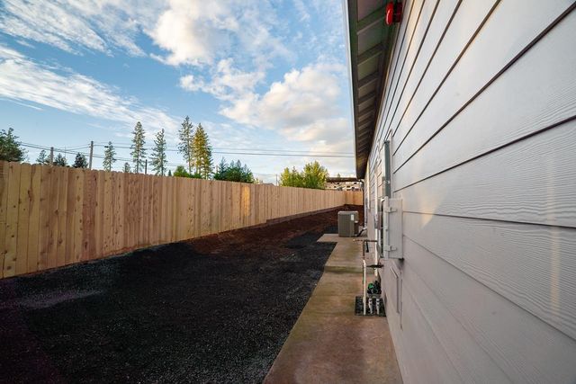 5003 Country Club Dr, Paradise, CA 95969