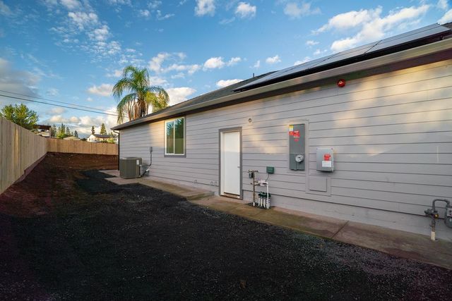 5003 Country Club Dr, Paradise, CA 95969