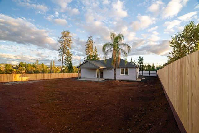 5003 Country Club Dr, Paradise, CA 95969