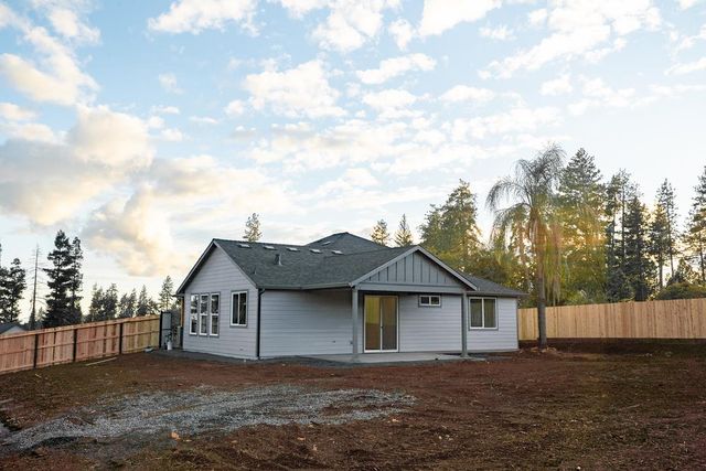 5003 Country Club Dr, Paradise, CA 95969