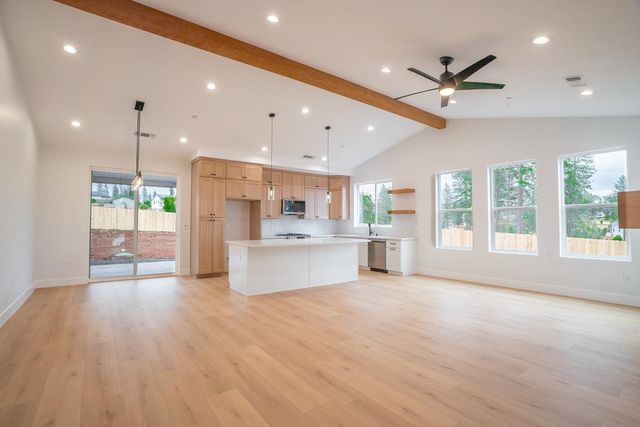 5003 Country Club Dr, Paradise, CA 95969