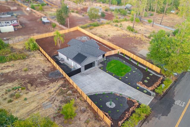 5003 Country Club Dr, Paradise, CA 95969